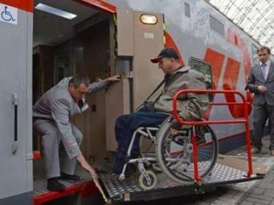 Картинка к материалу: «Для пассажиров с инвалидностью 1 группы установлен специальный тариф со скидкой 50% на проезд в вагонах СВ»