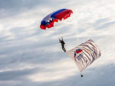 Картинка к материалу: «Есть желание прыгнуть с парашютом? Мы поможем осуществить вашу мечту! Заявки принимаются до 12 апреля 2021 г.»