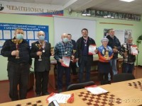 Чемпионат по шашкам и шахматам в Тихвине