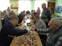 на базе шахматно-шашечного клуба по адресу: г. Тихвин дом 13 - 14