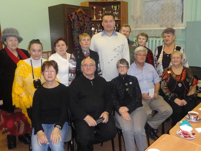 В Тихвинской городской организации Всероссийского общества инвалидов 11.11.11. прошла встреча с французской делегацией из города побратима Hérouville st clair.