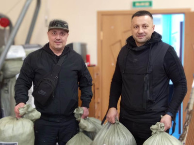 Картинка к материалу: «Отправили очередную партию маскировочных сетей (20 штук) на фронт»