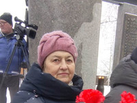 Возложение цветов к памятнику интернационалистов